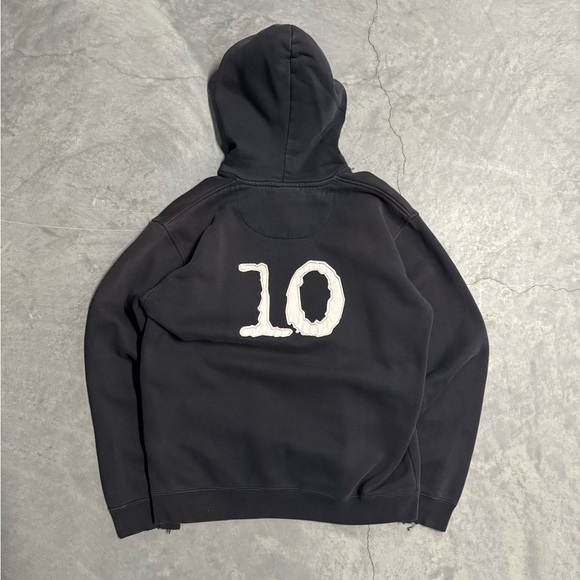 Nike Black Hoodie with Subtle Logo - Picture 2 of 6